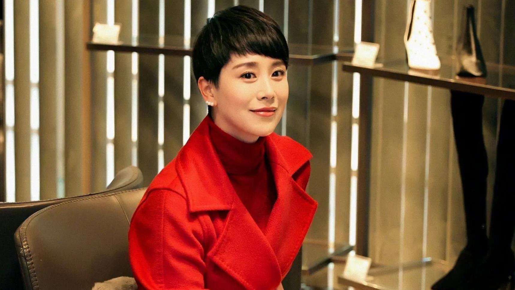 这是海清啊！怎么更像高圆圆，眼睛又大又圆，笑起来好温暖好美