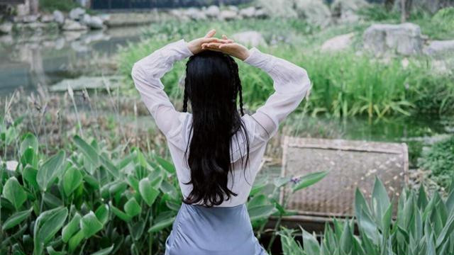从逆境到财富：五大星座的逆袭之路