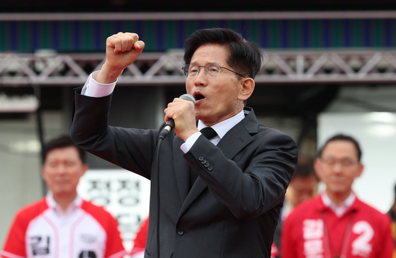 金文洙动情表态：“我们未能守护朴槿惠，她的名誉必须恢复”

国民力量党总统候选人