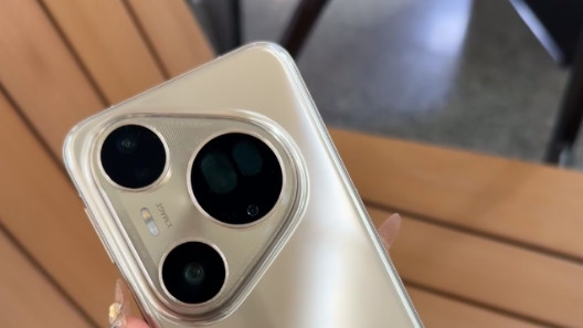 搭载鸿蒙5.1的华为Pura 80 Ultra到底有多好？体验过才知道