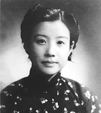[微风]1955年，48岁女叛徒被判枪决，毛主席拍案大怒：她是咱全党的恩人。毛主