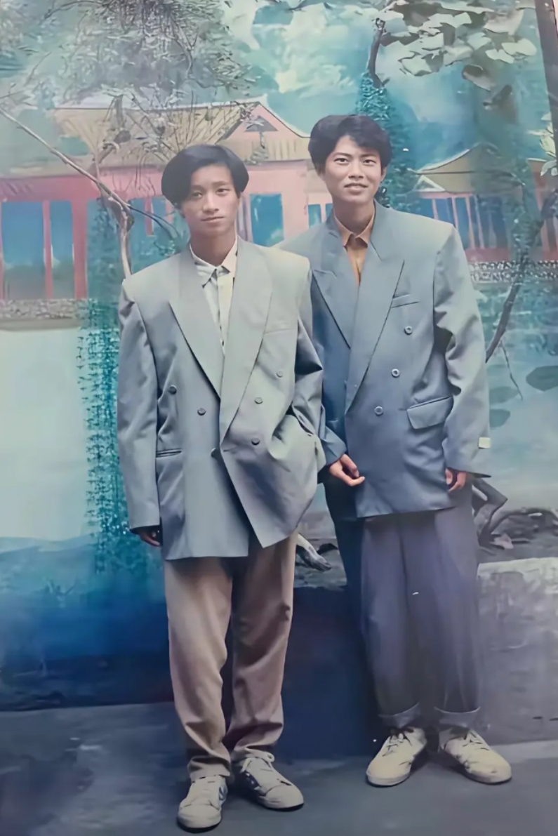 1990年的照片，不算土吧？