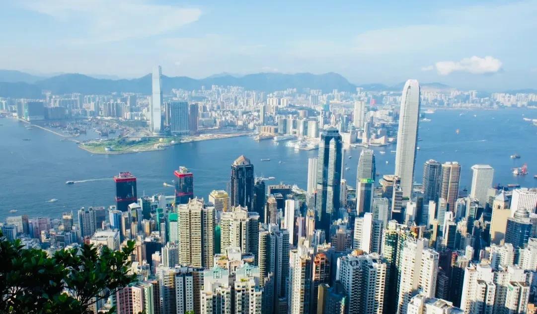 【英反华女议员被香港拒绝入境】
英媒今天报道，4月10日，英自由民主党议员霍布豪