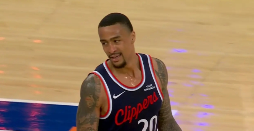 我建议快船大将科林斯主动申请交易离队！在今天快船客场以111:123输给尼克斯的