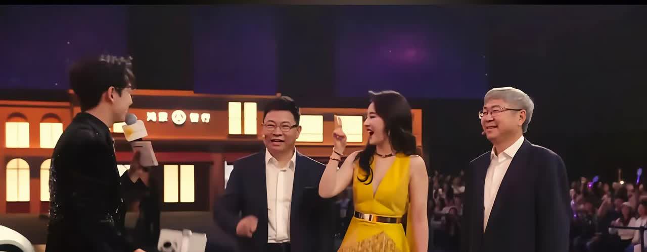 智界R7和S7的车主们要高兴坏了，4月17日晚，据智界品牌之夜主持人剧透，鸿蒙智