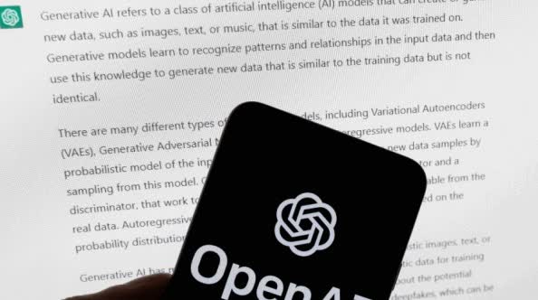 【OpenAI万亿美元市值就靠它了？联手“iPhone之父”打造“AI伴侣”设备