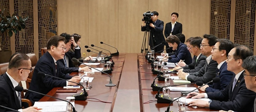 ### 李在明上任第二天就通过特检法案，矛头直指尹锡悦夫妇，这背后究竟是“报复”