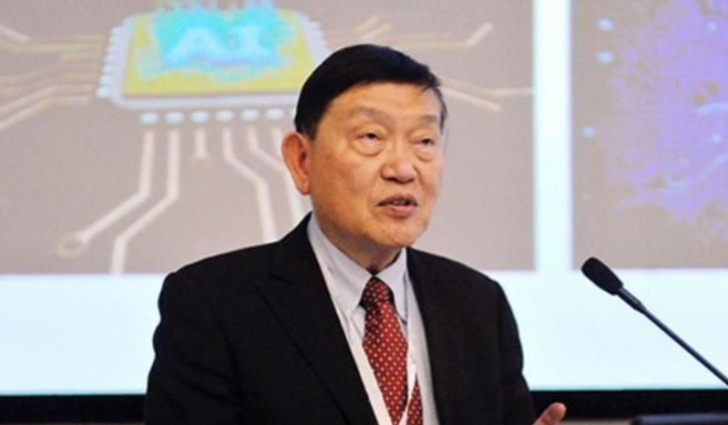 为了来大陆发展芯片，他放弃了世界第一大芯片制造商的10%股份，舍弃了在台湾的公司