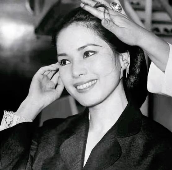 1959年，印尼总统苏加诺秘密访问日本，知道他好色，日本专门从国内为他挑选了19