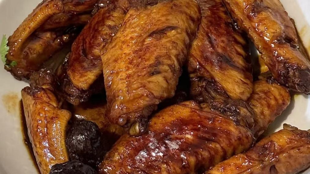 鸡翅的“梅”好时光：话梅收汁，酥到脱骨