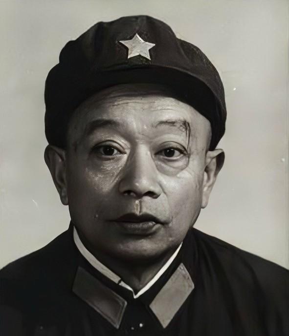 他虽然只是一名少尉，逝世后却安放在八宝山革命公墓，与诸多开国将帅们相伴，他一生默