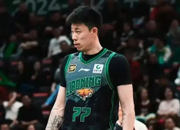 北京时间今天中午，多位媒体人爆料上海男篮正在推进辽宁前锋张镇麟的转会进程，目前交
