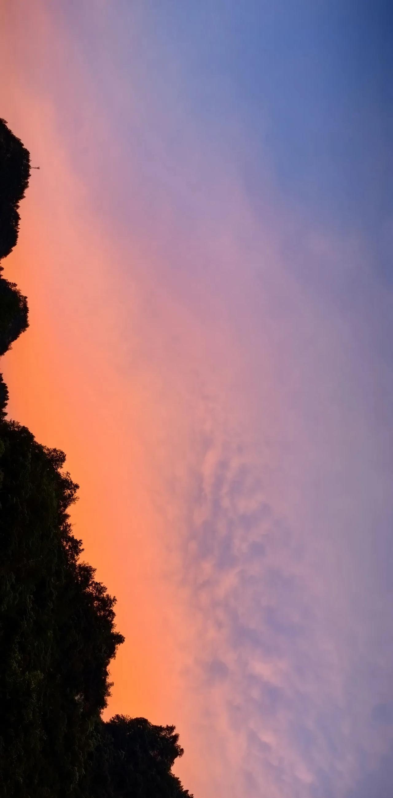 现在最好赚钱的无外乎这些，说到底就是昧良心。
1.当下Ai比较火，很多人开直播，