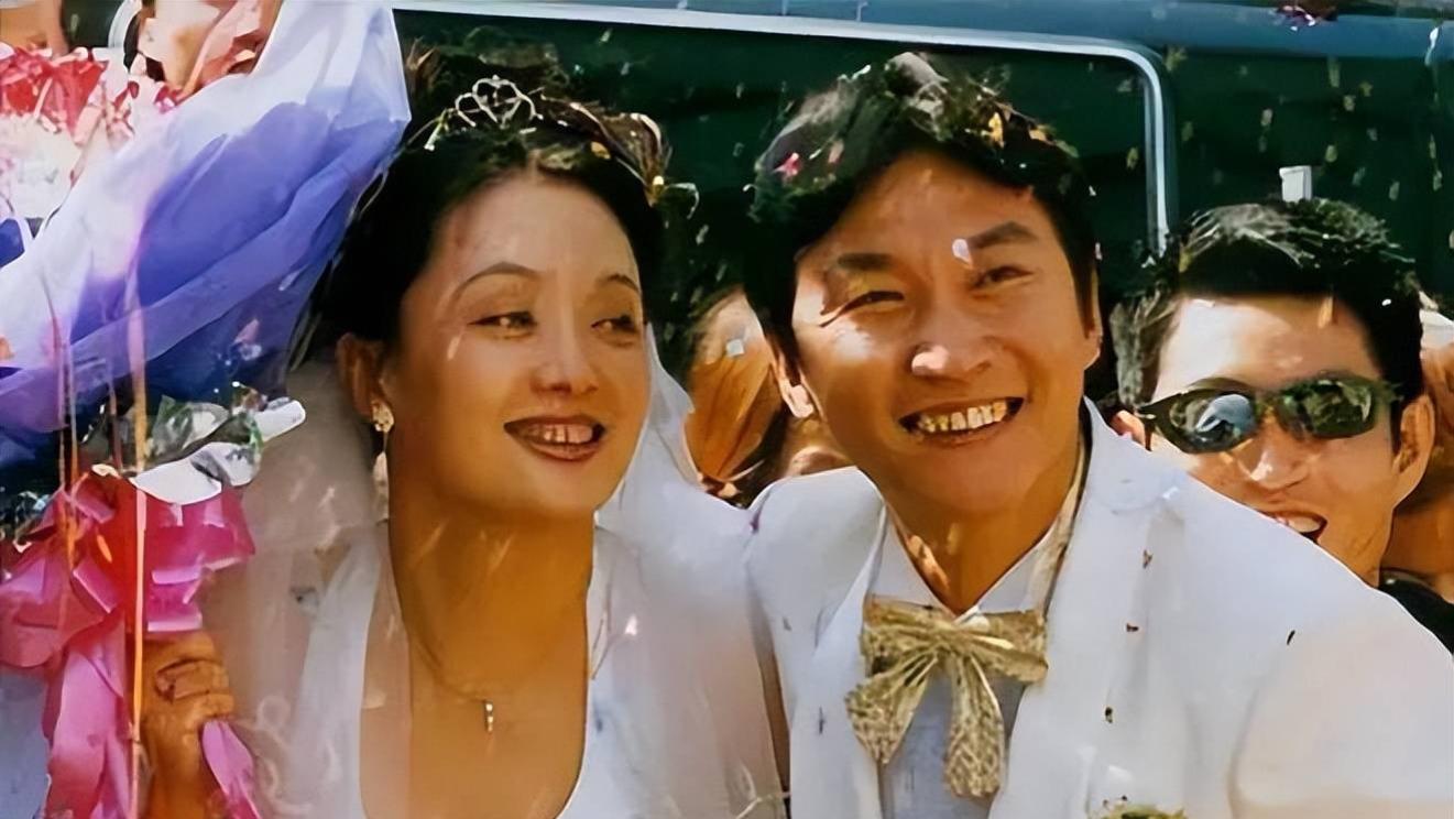 她是著名演员，当红时嫁给普通医生，婚后生一双儿女，如今过得如何了？