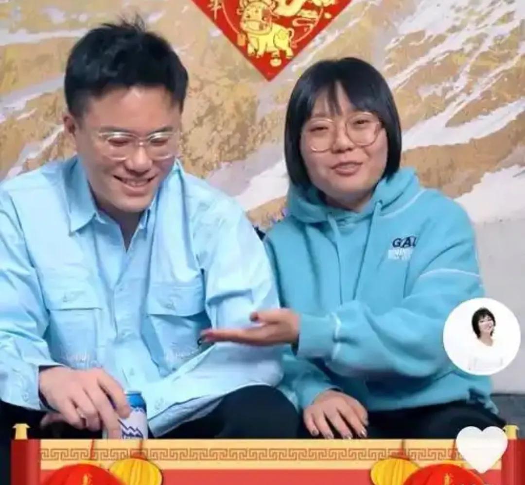 深夜实名举报！李雪琴遭昔日搭档控诉：1100万分红只给140万，奔驰4折卖亲爹？