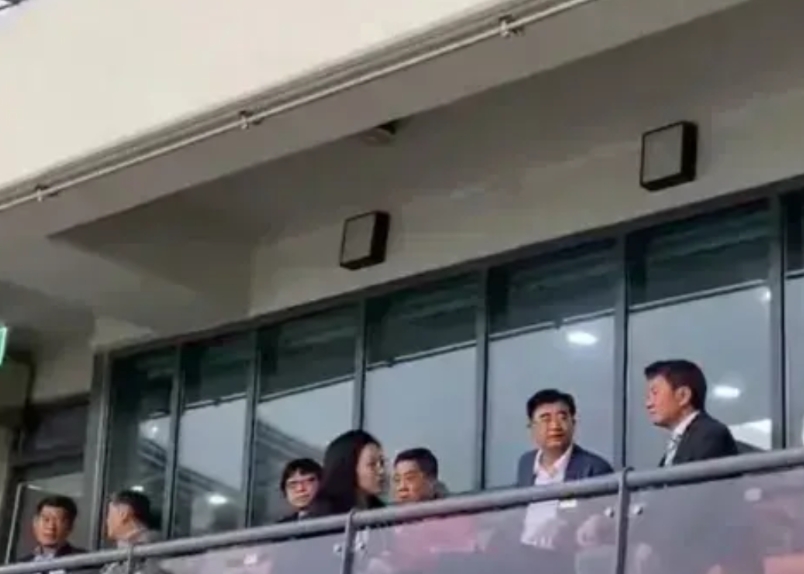 不知道宋凯看来国足东亚杯首战会有什么感受？
这群犊子拿着纳税人的钱千里迢迢跑到韩