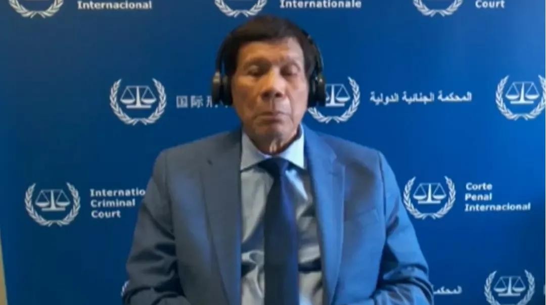 杜特尔特接受国际刑事法院讯问





曾经叱咤风云的硬汉，如今却沦为阶下囚？老