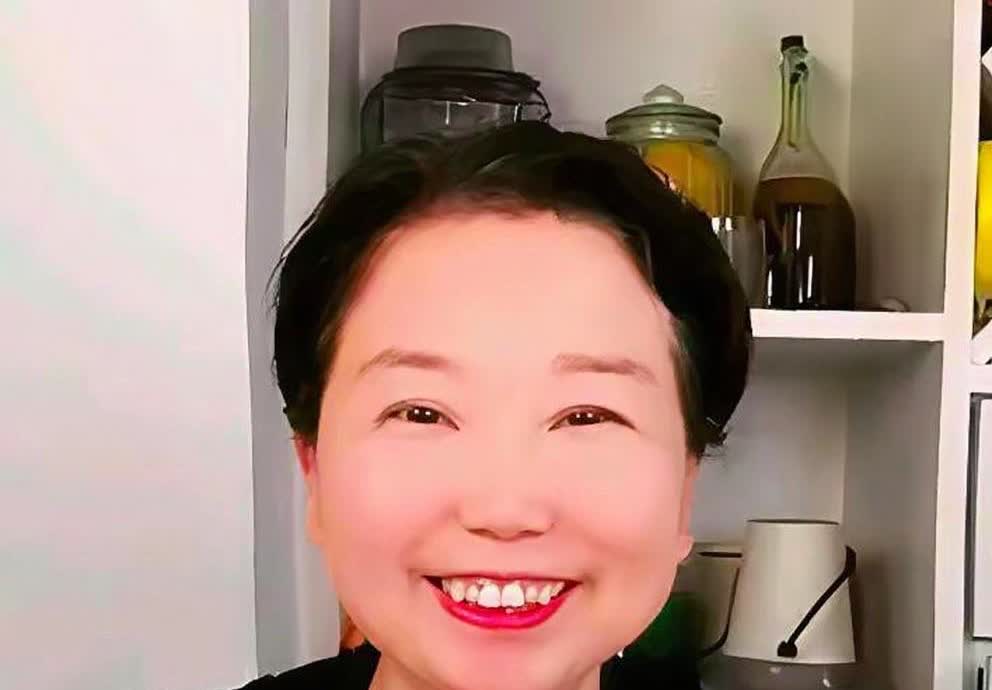 演技堪称一绝！
哭着喊着被污蔑要当面对质，一副理直气壮非“讨个说法”不可的架势