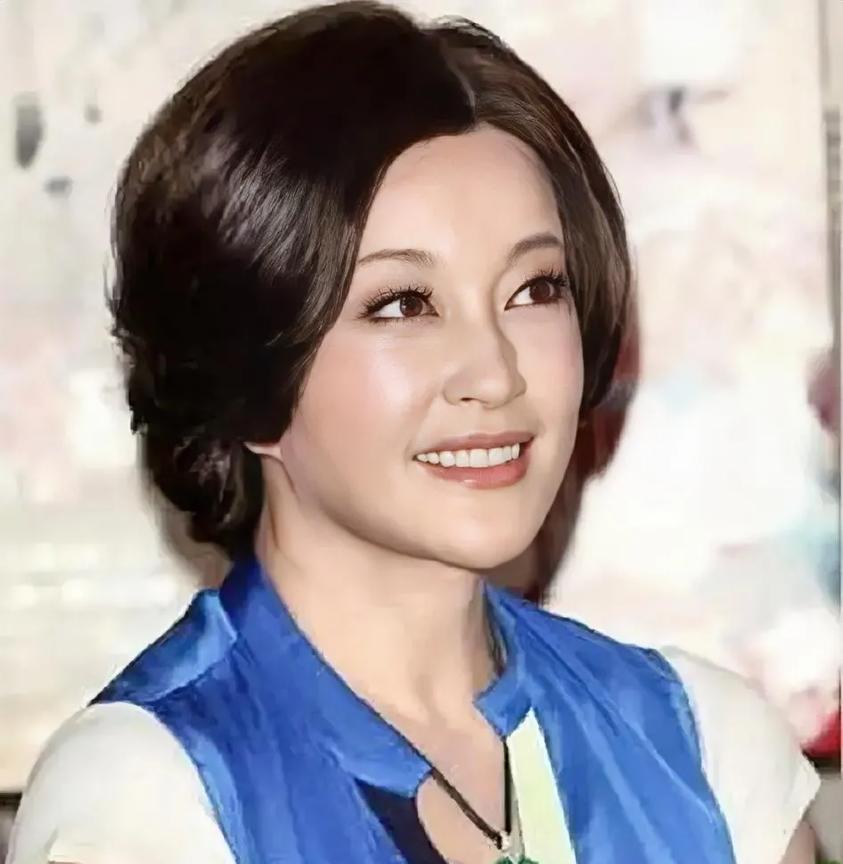 还好《折腰》已经播出了  不然可能又要因为同样的问题上映不了。
聪明的人没必要为