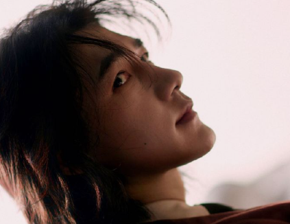 从指尖到眼神全是戏！此沙用雕刻般的细腻处理表演细节，每个微动都透着角色的特质，眼