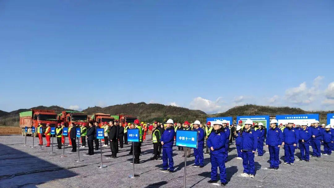 赞了，湖北桥隧比最高的高速公路开建了，社会意义非凡啊