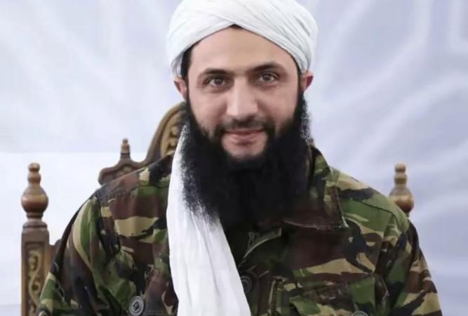 朱拉尼已经逃到邻国？



有人愿意出兵，但感觉怪怪的。



叙利亚局势越来越