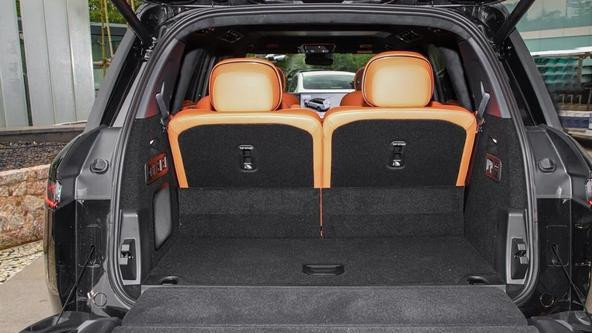 领克900定价务实 座舱体验超前 动力底盘更成熟 智驾辅助较弱