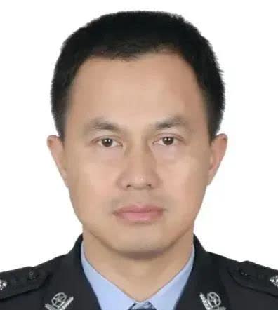 三十八年警官生涯覆灭！云浮落马警长张宏案始末，权力与腐败的惊人真相！

哎，