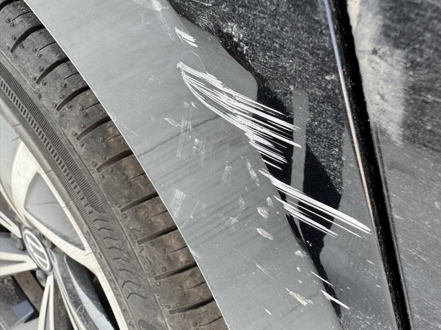 剐蹭不处理会生锈吗
刮到水泥墙了这种不处理可以吗？

