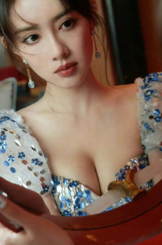 娱乐圈里身材比较好的女星有不少，她们不光身材好，颜值也很高。
孟子义，张雨绮，柳