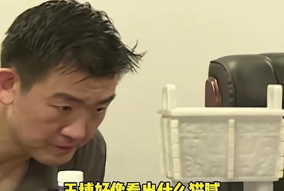 冠军鼎设计失误延续至今，不能改下吗？
本赛季所有征程落幕，广厦队捧起了队史第一座