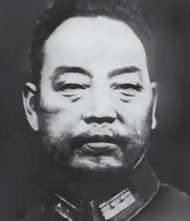 1947年8月，国民党驻盐城的师长李铁民下令将城内一百多地下党杀害，少将韩君明劝