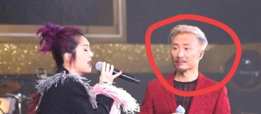 我有一种非常强烈的预感
就算郑中基三婚，也一样会离婚的
不是他花心，更不是他