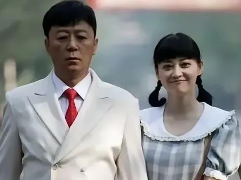 有时候真是天意，感觉梅婷和郭涛就是现实中的安杰和江德福，谁演也胜不过他俩。当年，