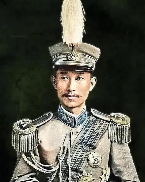 1904年，22岁的蔡锷迎娶29岁的刘长姑，怎料花轿临门，喜娘誓死不嫁，蔡锷下不