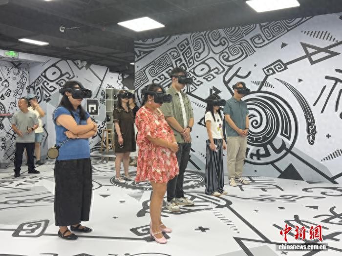 科技解锁“帝国密码” 游客开启秦陵“考古探险”之旅