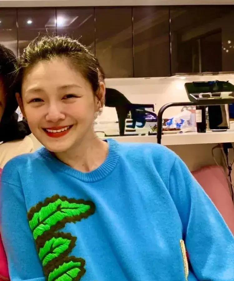 说实在话，她本性善良，容易操心。这种性格让她在生活中总是为他人着想，却常常忽略自