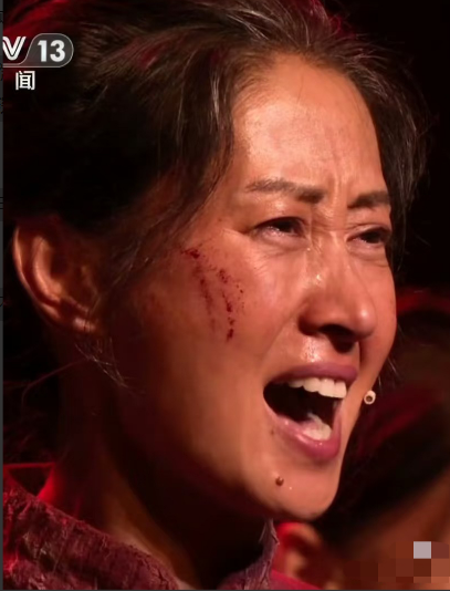 关于刘敏涛，她哪哪都好，
唯有一个“弱点”，
可能这辈子她都无法克服了，那就是她