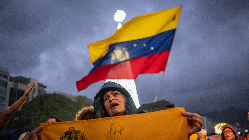 凌晨的炮火：美军突袭委内瑞拉抓捕总统，世界秩序遭遇至暗时刻