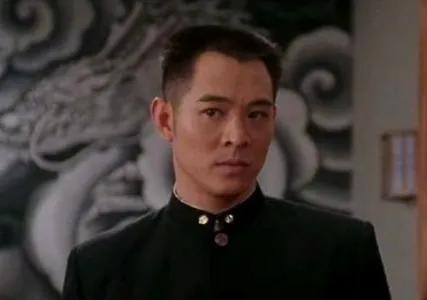 李连杰谢苗父亲节前再见面
近日，李连杰与谢苗在父亲节前夕再同框，重现当年经典电影
