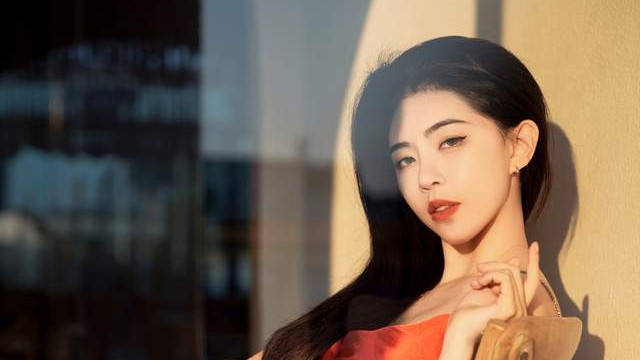 时尚网红郑力嘉再被聘任世界文旅形象大使中国广东舞蹈教学官