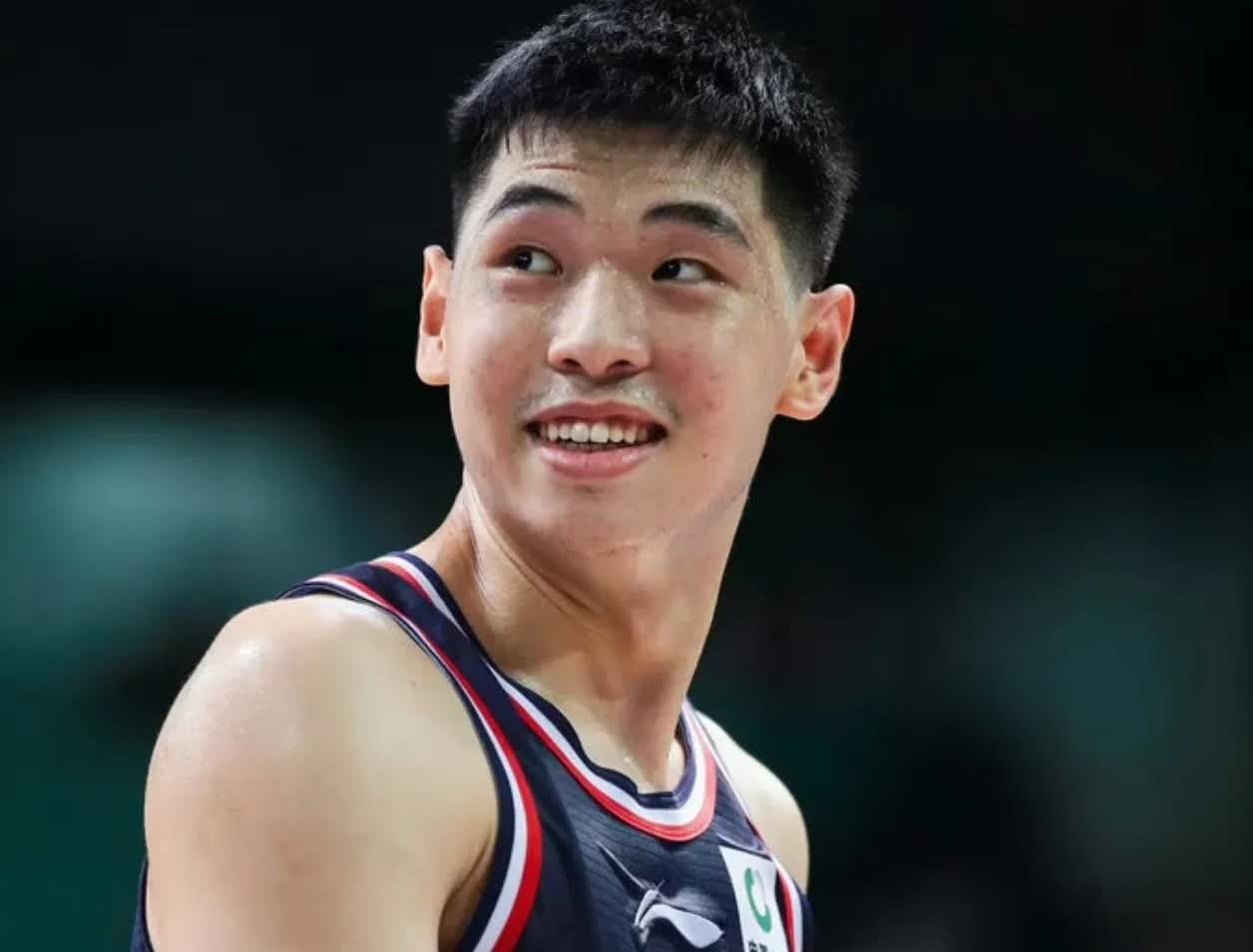 在送走崔永熙和焦泊乔后，广州男篮在过去几年来打造的主体阵容已经全部清空：主教练郭