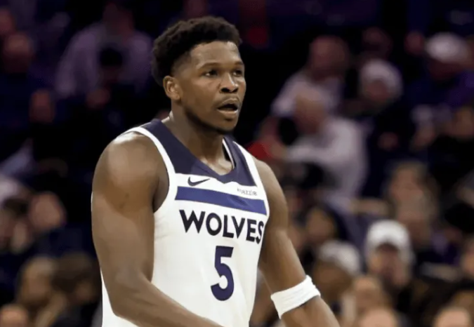 NBA常规赛，森林狼客场149-142加时击败鹈鹕。
全场比赛，森林狼后卫安东尼