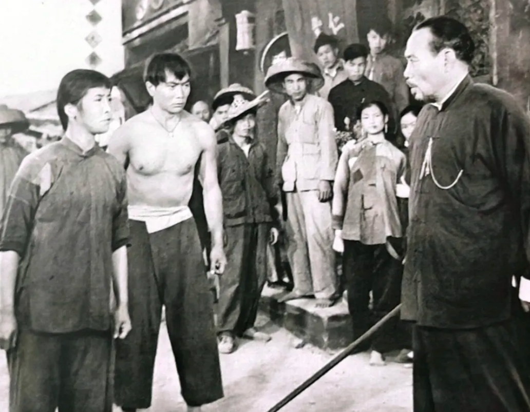 影片拍摄于1963年，上映后引起极大反响，可惜历史原因，影片遭到了批评，原来计划