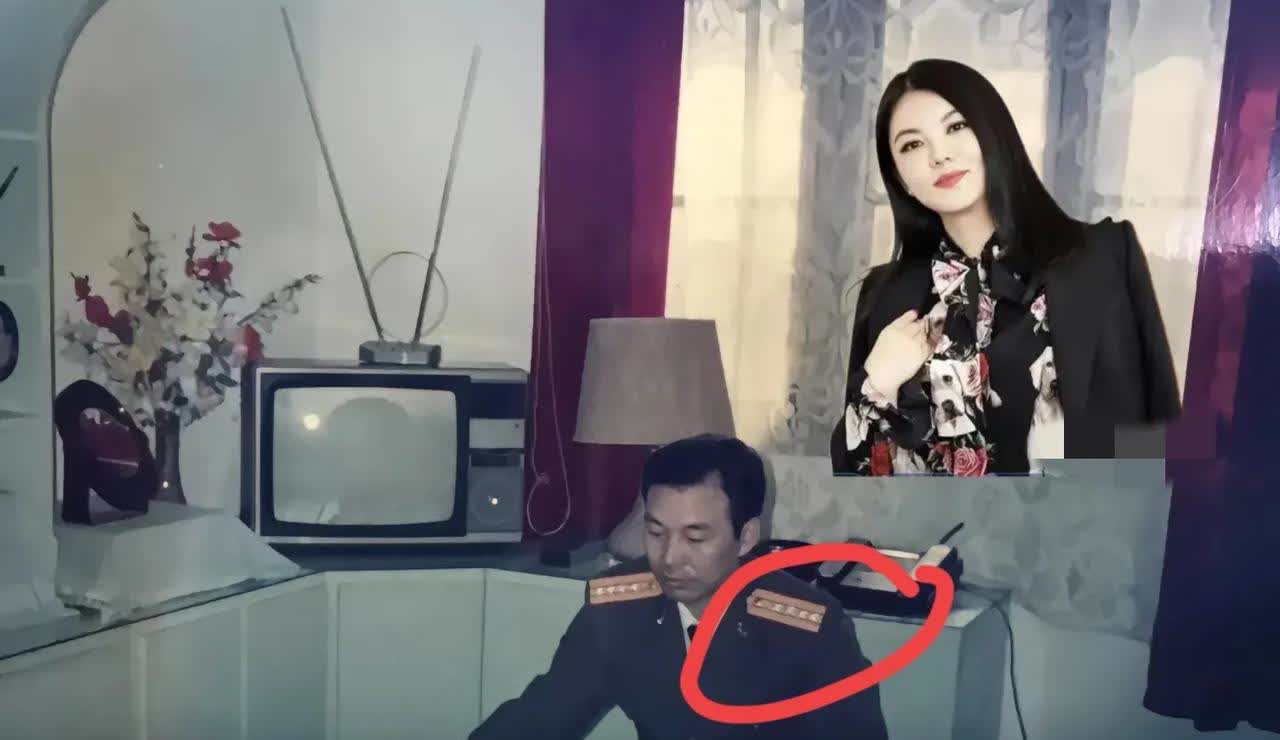 查了一下李湘的背景
一查大吃一惊
原来她根本不是白手起家的普通人，她爸爸两杠