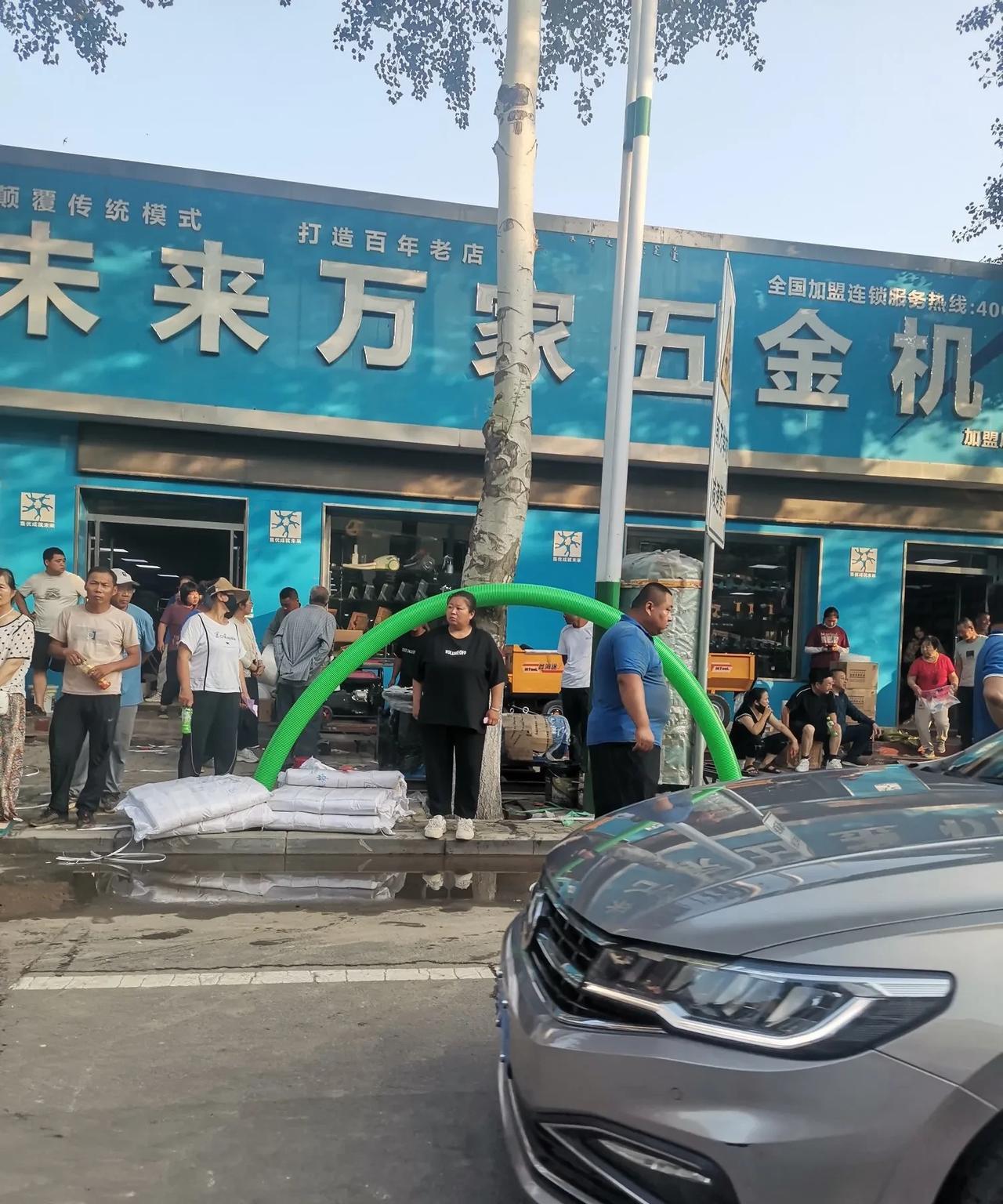 现在是凌晨12点
不睡觉我也想把今天这一幕记录下来
因为我看了太难受了[大哭][