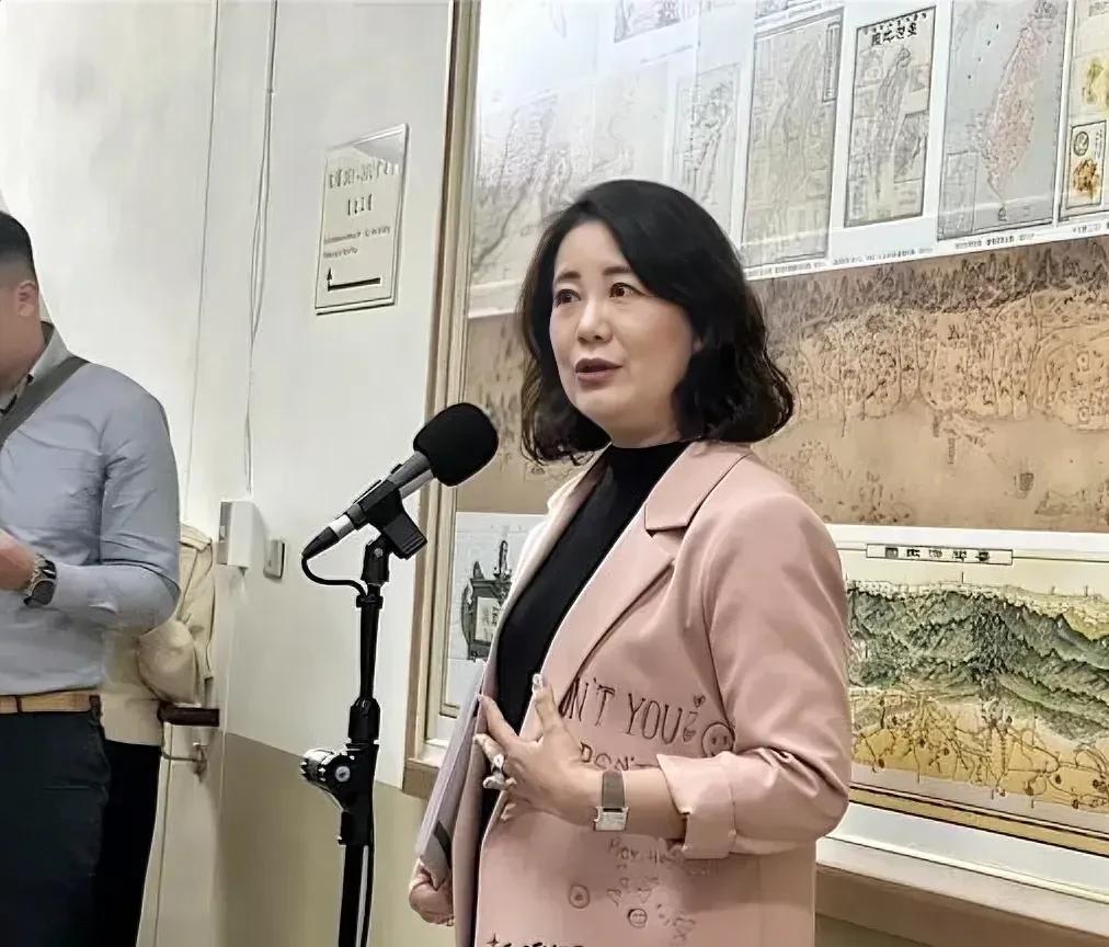 吴思瑶言语太恶毒了，居然敢咒大陆人：“拥抱426、死阿陆仔”。
针对国民党4月2