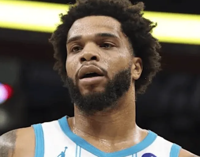 菲尼克斯太阳目前无意交易得到迈尔斯-布里奇斯，球队近期一直秉持这一计划，不愿通过