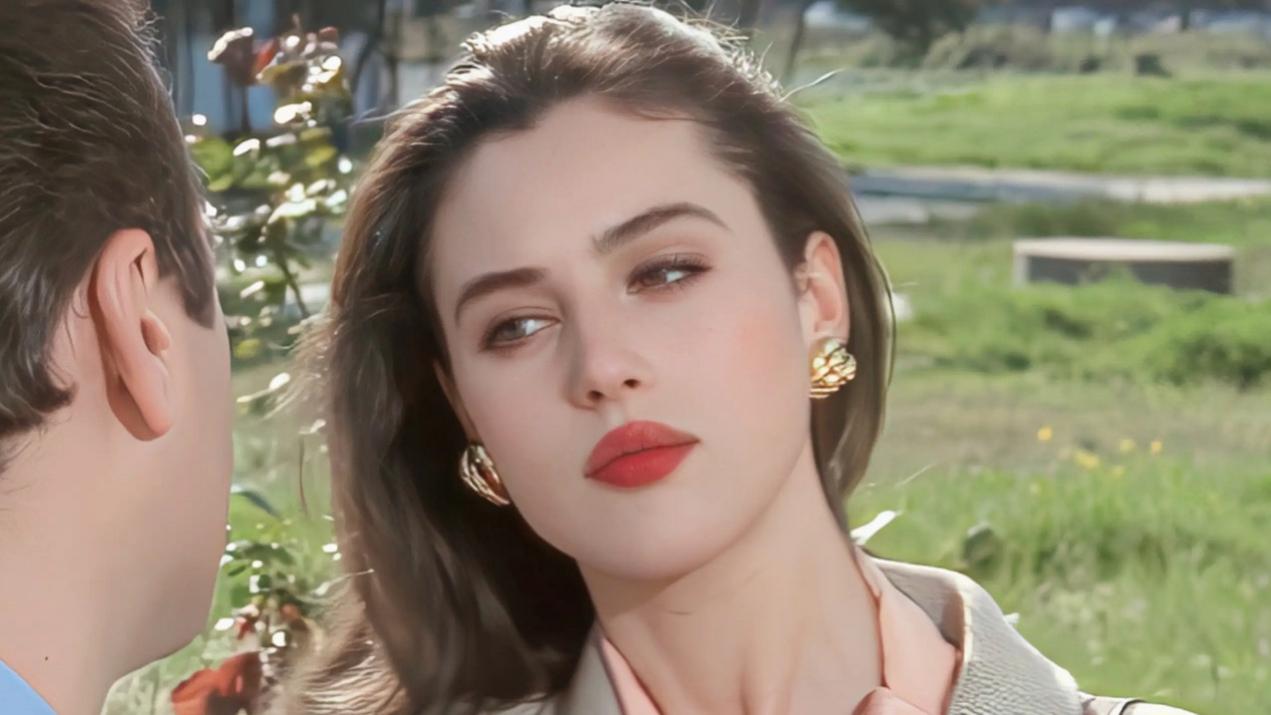 莫妮卡·贝鲁奇被称地球球花，苏菲·玛索也是大美人，她差在哪里？