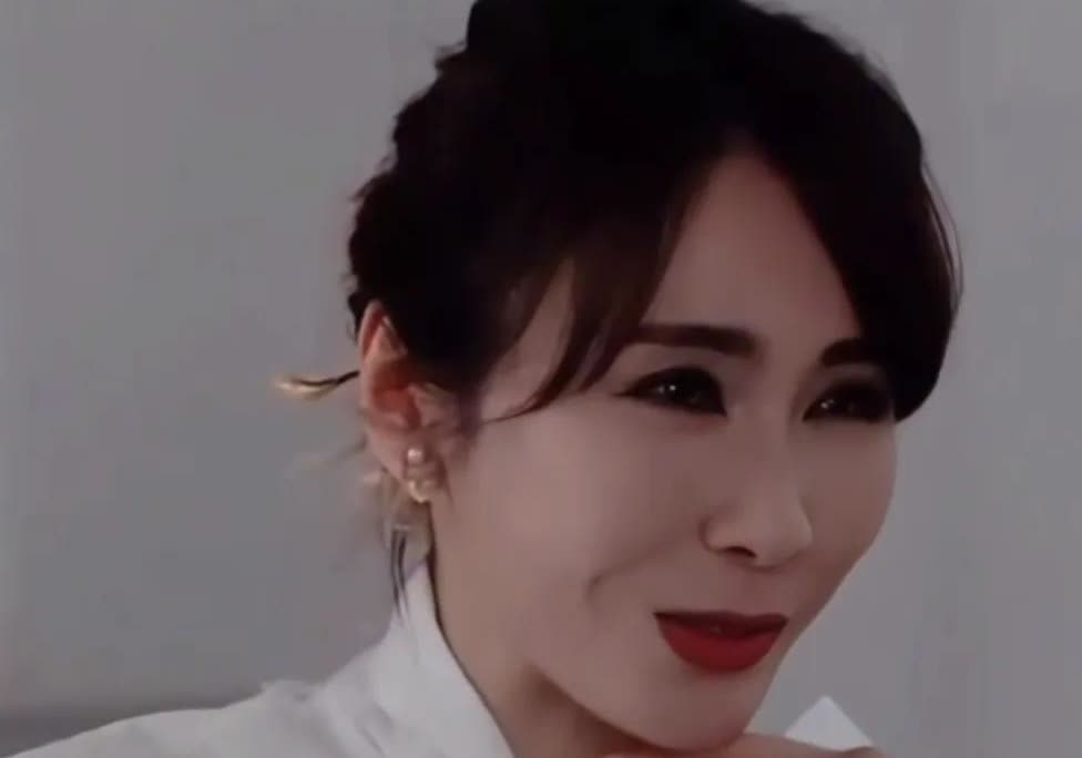 黎姿：“我觉得我老公是一个很有智慧的人，我去滑雪的时候断掉了十字韧带，回香港的时